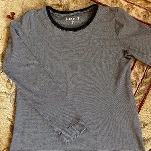 Loft, soft navy micro stripe T- Small